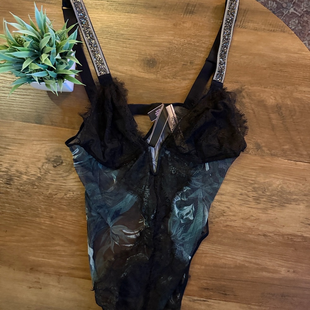 Victoria's Secret Very Sexy Shine Black Green Lace Bodysuit M New - Picture 11 of 12